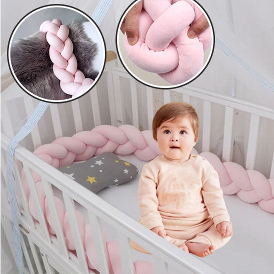 petite fille-en securite-tresse de lit